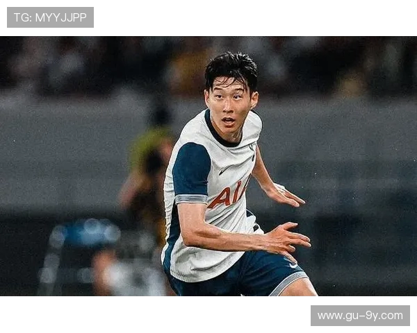 孙兴慜激情时刻再现：FC足球卡面震撼登场，点燃球迷热情